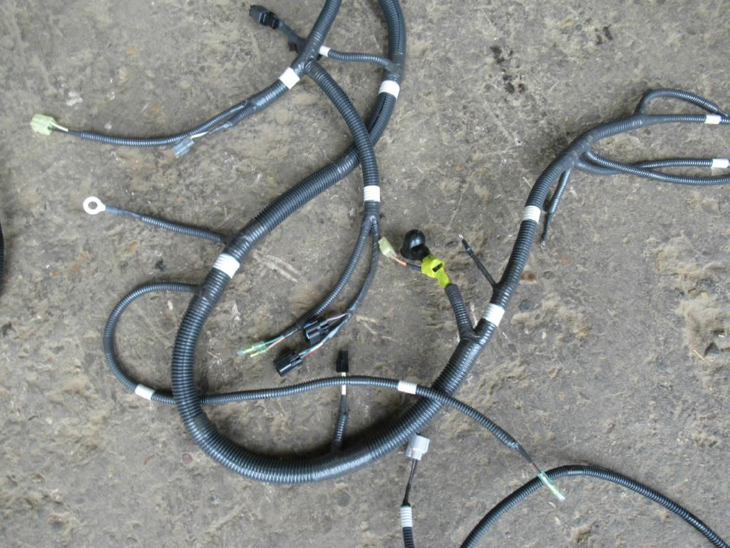 New Holland LF13E01056P2 - LF13E01056P1 - Cables/ Alambres para Maquinaria de construcción: foto 5 New Holland LF13E01056P2 - LF13E01056P1 - Cables/ Alambres para Maquinaria de construcción: foto 5