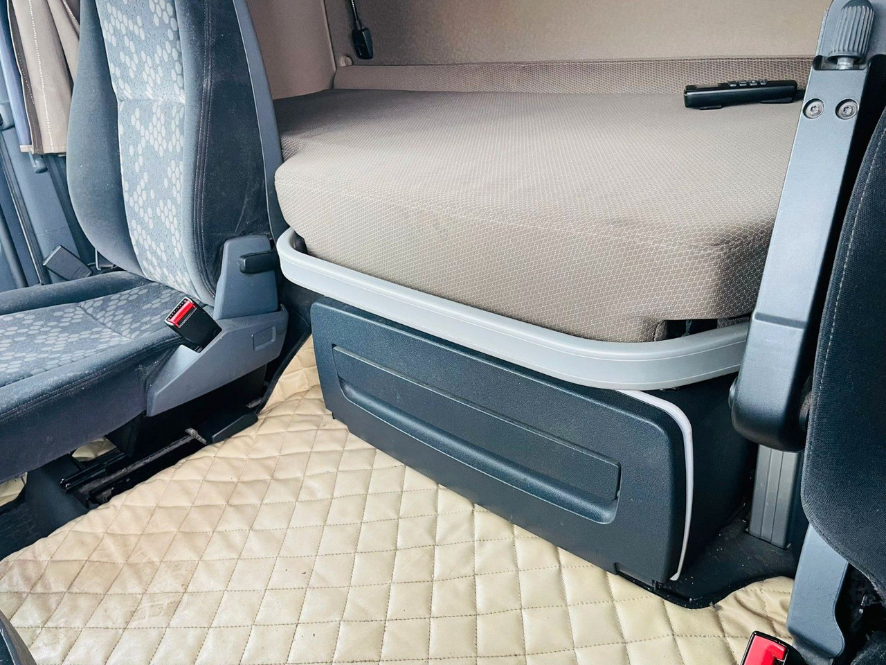 Cabeza tractora Scania R410 euro6 tractor unit: foto 8 Cabeza tractora Scania R410 euro6 tractor unit: foto 8