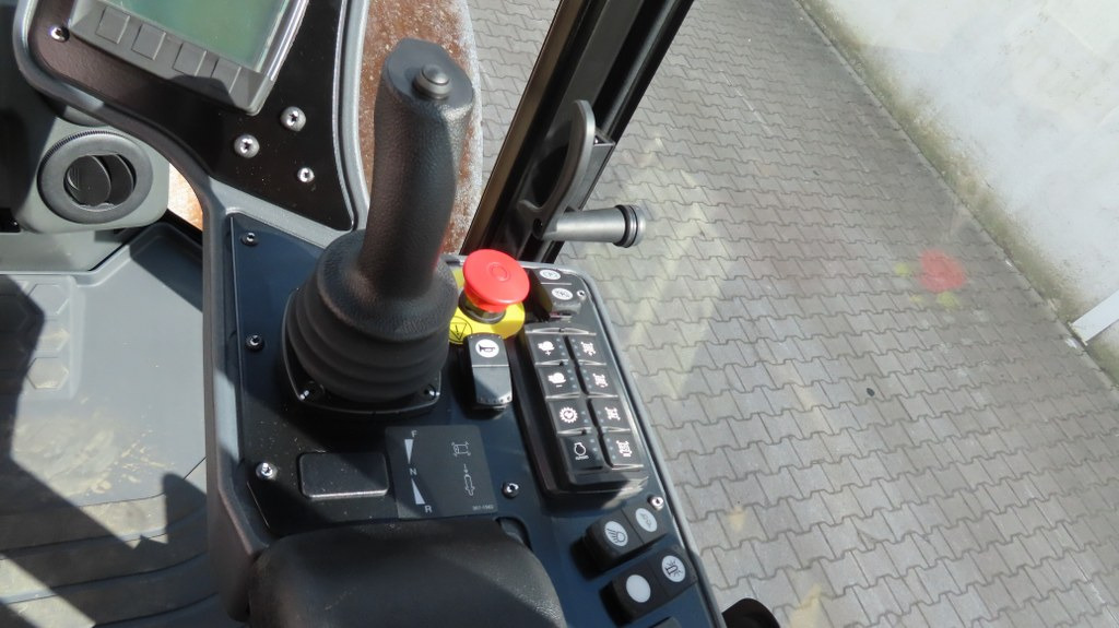 Compactador Caterpillar CS13: foto 18