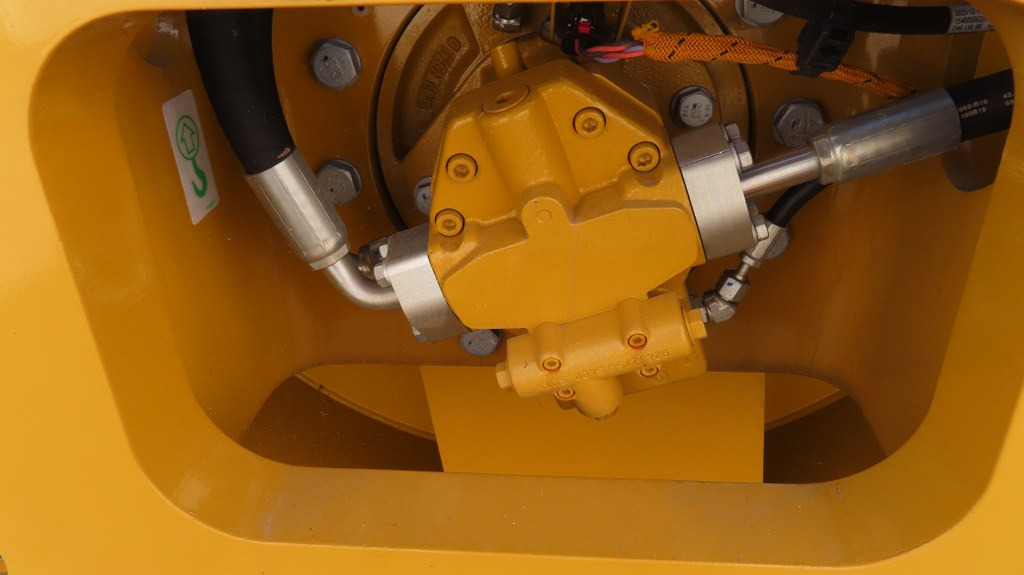 Compactador Caterpillar CS13: foto 14