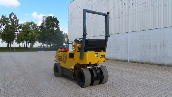 Sakai TS 160-3 - Rodillo de neumáticos: foto 4 Sakai TS 160-3 - Rodillo de neumáticos: foto 4