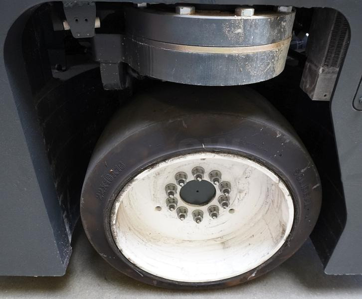 Combilift CB2500LPG - Carretilla de 4 vías: foto 5 Combilift CB2500LPG - Carretilla de 4 vías: foto 5
