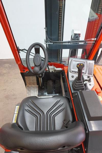 Combilift CBE3000 - Carretilla de 4 vías: foto 3 Combilift CBE3000 - Carretilla de 4 vías: foto 3