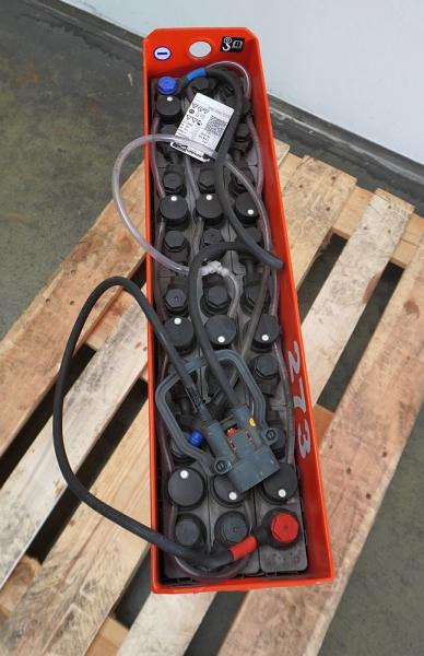 GRUMA 24 Volt 2 PzB 150 Ah - Acumulador para Equipo de manutención: foto 3 GRUMA 24 Volt 2 PzB 150 Ah - Acumulador para Equipo de manutención: foto 3