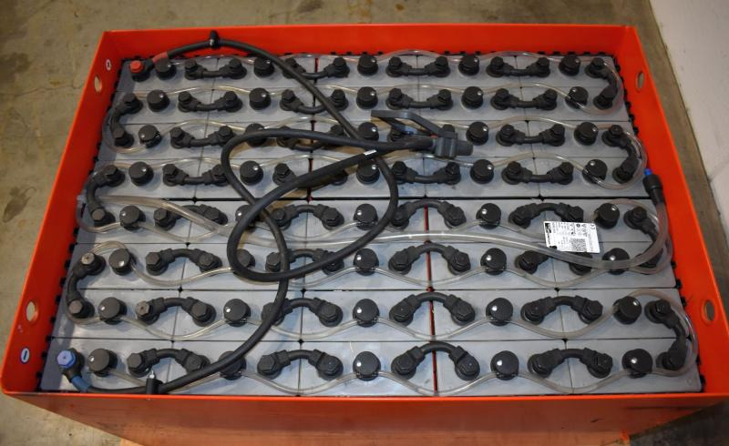 GRUMA 80 Volt 4 PzS 460 Ah - Acumulador: foto 3 GRUMA 80 Volt 4 PzS 460 Ah - Acumulador: foto 3