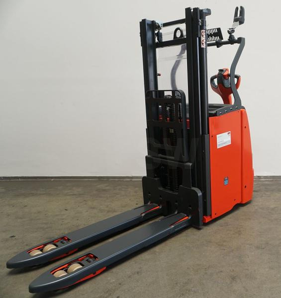 Linde D 10 1163 - Apilador: foto 2 Linde D 10 1163 - Apilador: foto 2