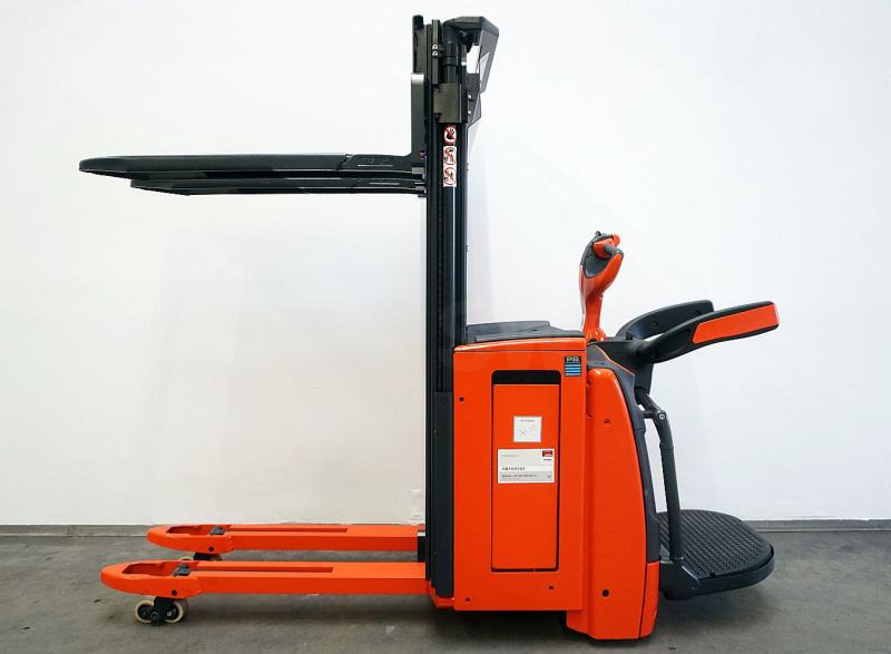 Linde D 14 AP 1173 - Apilador: foto 4 Linde D 14 AP 1173 - Apilador: foto 4