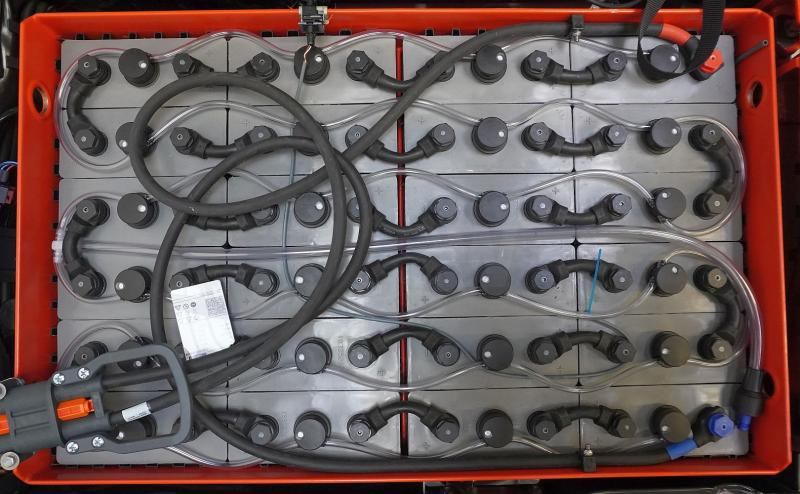 Linde E 14 EVO 386-02 - Carretilla elevadora eléctrica: foto 5 Linde E 14 EVO 386-02 - Carretilla elevadora eléctrica: foto 5