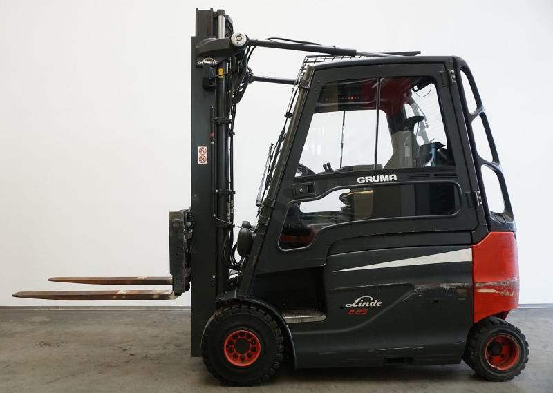 Linde E 25/600 HL 387 - Carretilla elevadora eléctrica: foto 4 Linde E 25/600 HL 387 - Carretilla elevadora eléctrica: foto 4
