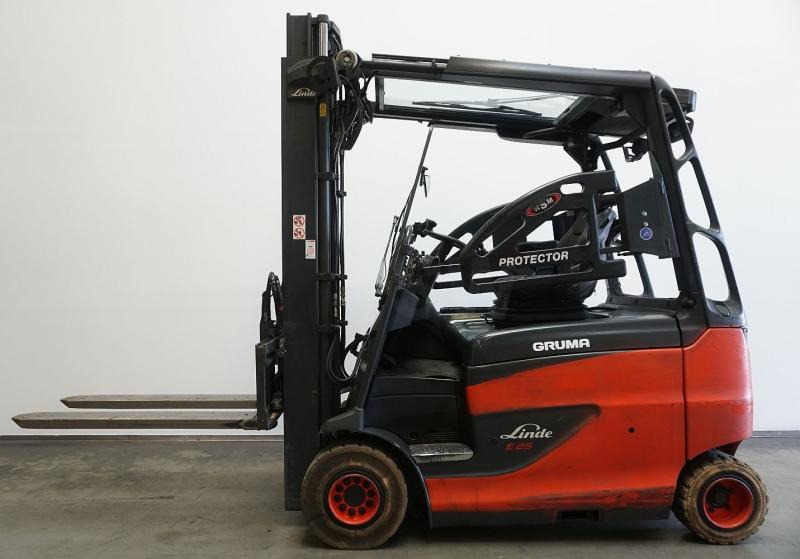 Linde E 25/600 RHL 387 - Carretilla elevadora eléctrica: foto 4 Linde E 25/600 RHL 387 - Carretilla elevadora eléctrica: foto 4