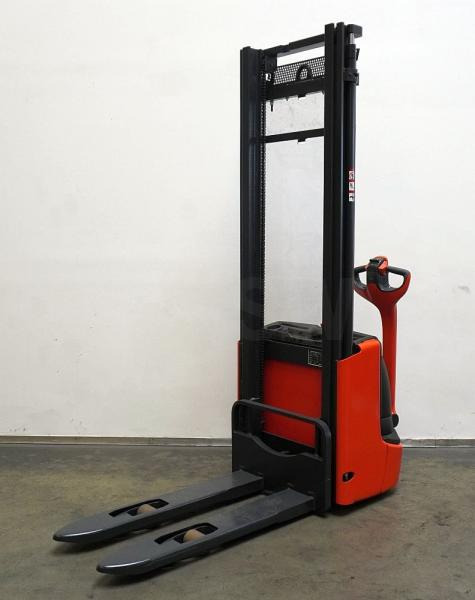 Linde L 12 1172-01 - Apilador: foto 2 Linde L 12 1172-01 - Apilador: foto 2