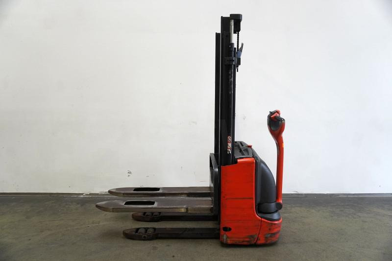 Linde L 12 1172 - Apilador: foto 3 Linde L 12 1172 - Apilador: foto 3