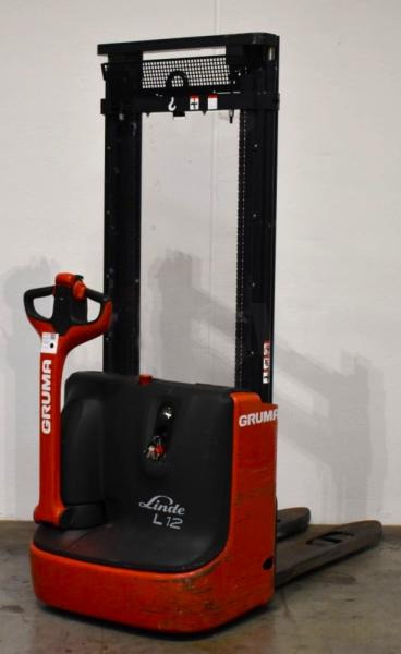 Linde L 12 1172 - Apilador: foto 1 Linde L 12 1172 - Apilador: foto 1