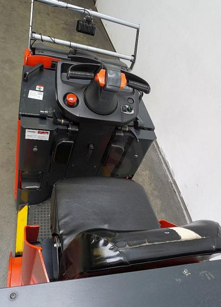 Linde P 50 C 1190 - Remolcadora: foto 3 Linde P 50 C 1190 - Remolcadora: foto 3