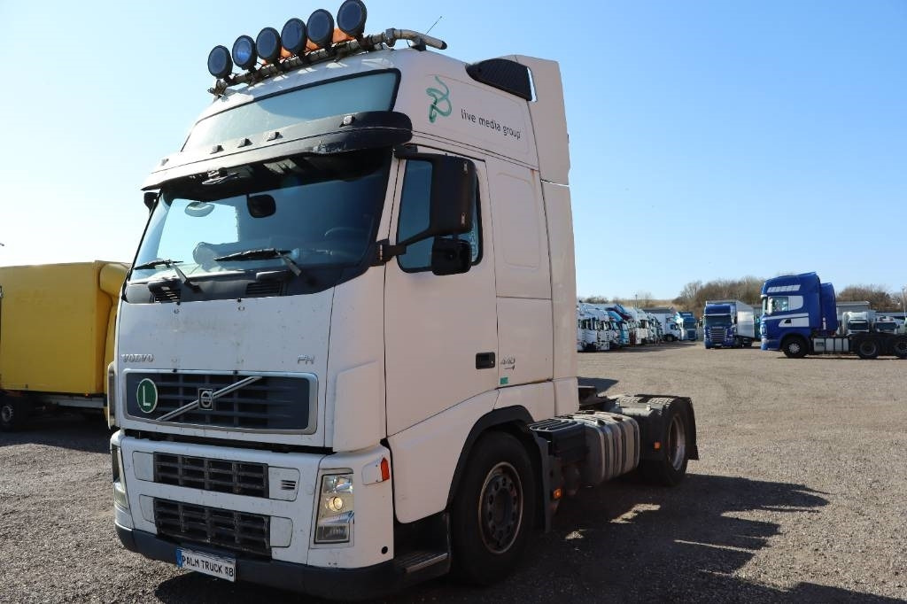 Volvo FH 440 4X2 serie 8147 - Cabeza tractora: foto 1 Volvo FH 440 4X2 serie 8147 - Cabeza tractora: foto 1