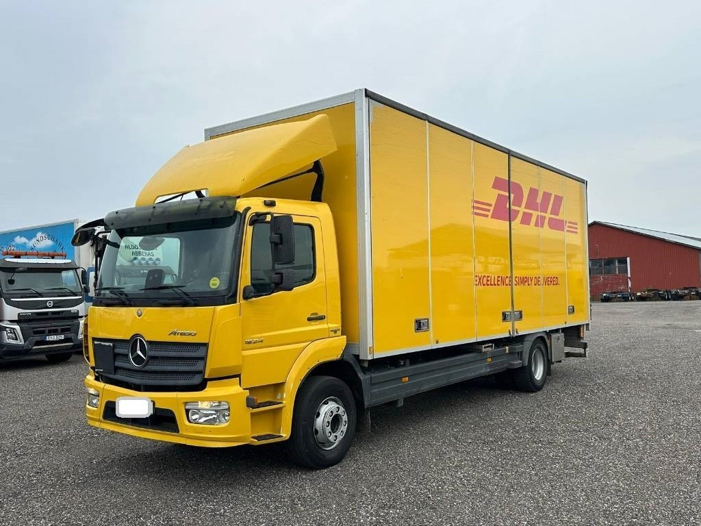Mercedes-Benz Atego 1524 serie nr 7995 - Camión caja cerrada: foto 1 Mercedes-Benz Atego 1524 serie nr 7995 - Camión caja cerrada: foto 1