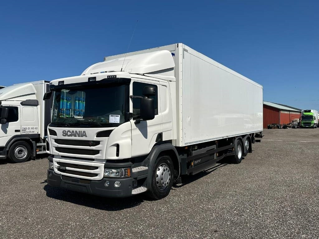 Scania P 320 Hybrid + Diesel - Camión caja cerrada: foto 1 Scania P 320 Hybrid + Diesel - Camión caja cerrada: foto 1