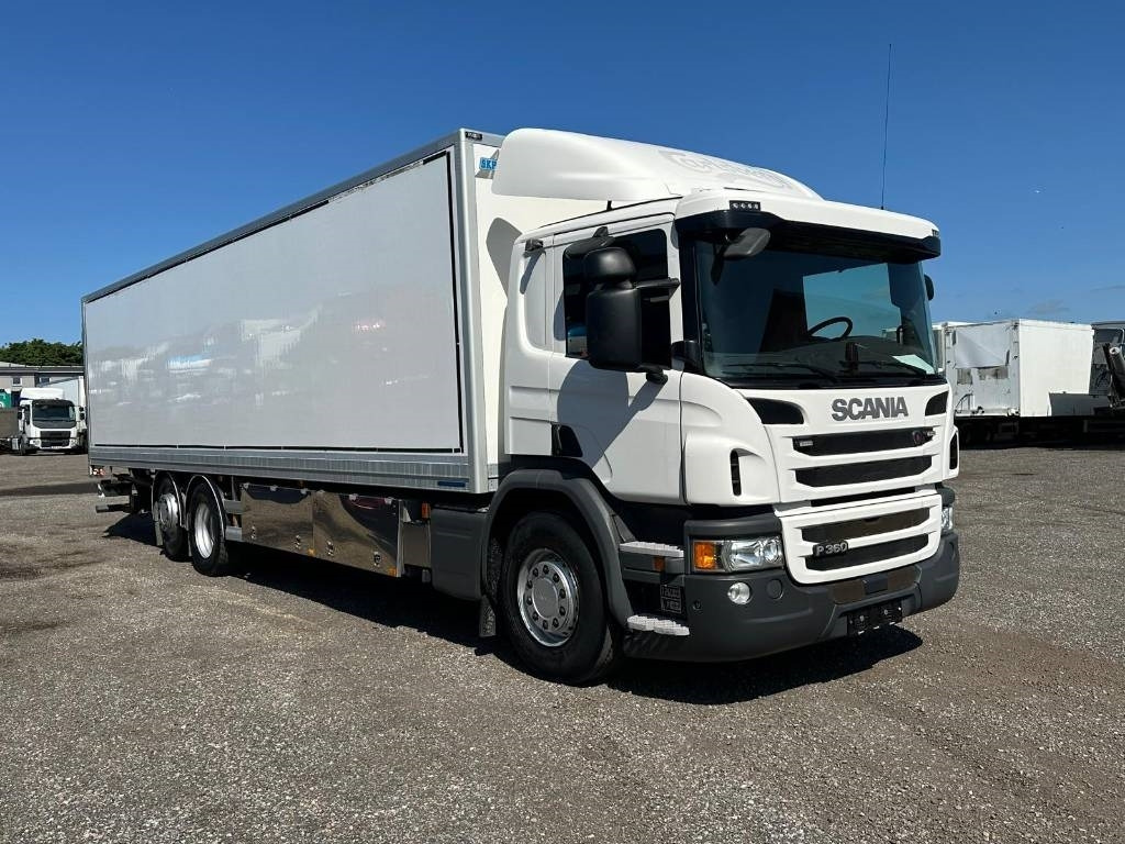Scania P 360 - Camión caja cerrada: foto 2 Scania P 360 - Camión caja cerrada: foto 2
