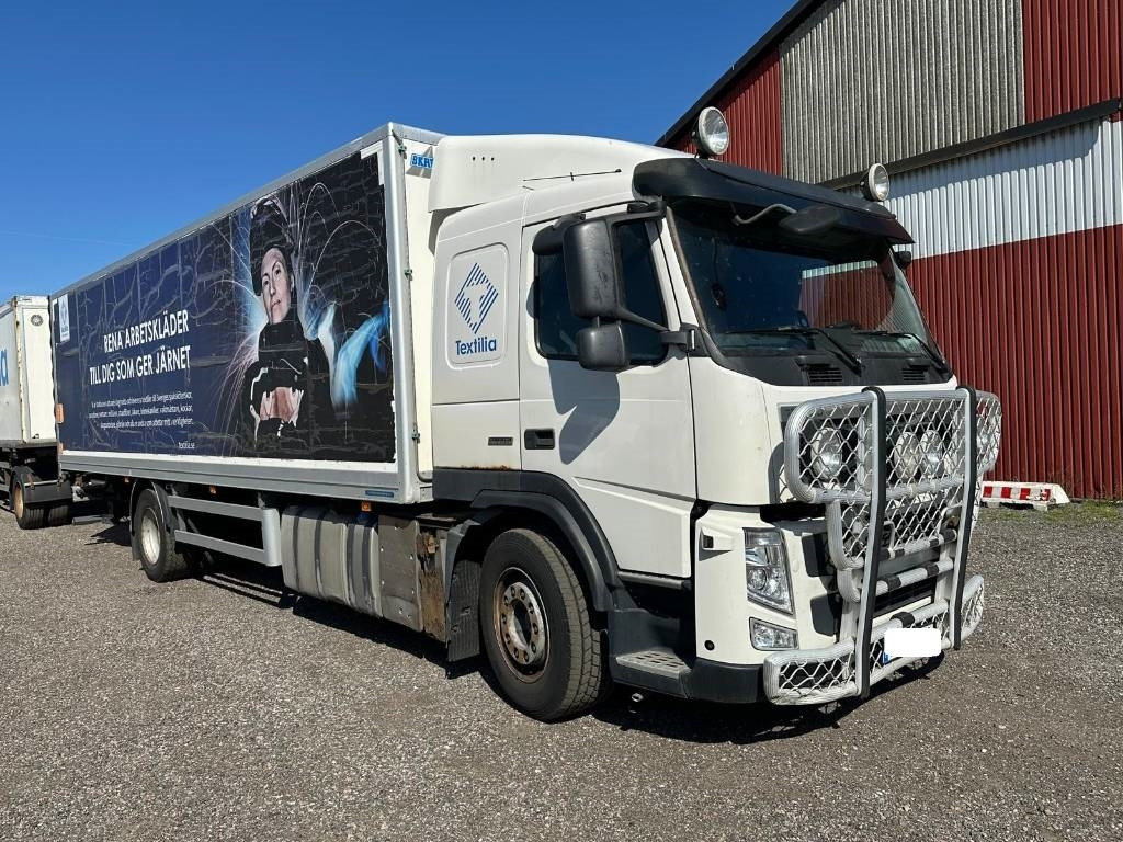 Volvo FM 4*2 Serie 5955 - Camión caja cerrada: foto 2 Volvo FM 4*2 Serie 5955 - Camión caja cerrada: foto 2