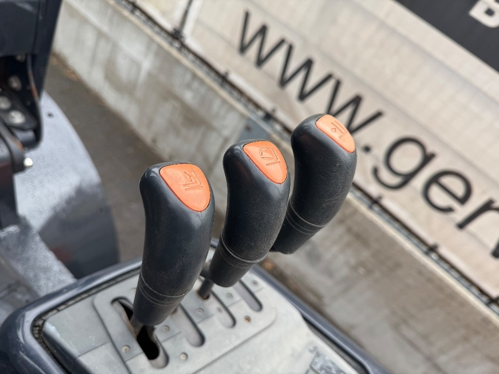 Doosan D 40 SC-7 - Carretilla elevadora diésel: foto 5 Doosan D 40 SC-7 - Carretilla elevadora diésel: foto 5