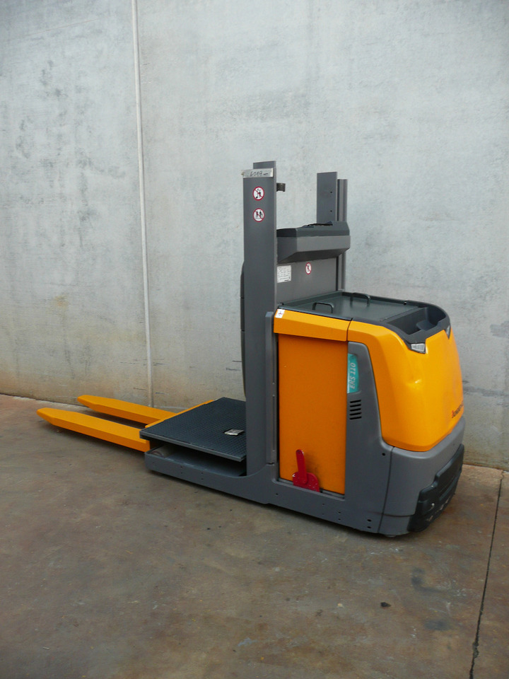 Jungheinrich EKS 110L 100E - Recoge pedidos: foto 1 Jungheinrich EKS 110L 100E - Recoge pedidos: foto 1
