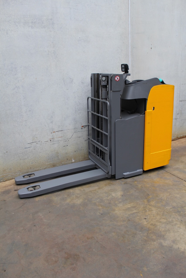 Jungheinrich ESD 120 201 ZT - Apilador: foto 2 Jungheinrich ESD 120 201 ZT - Apilador: foto 2