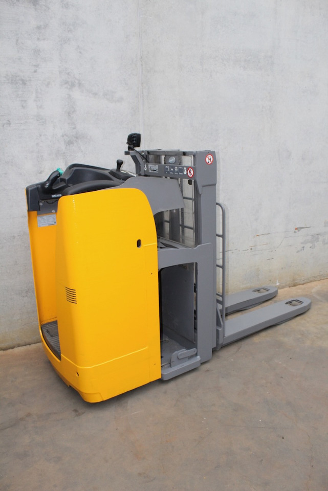 Jungheinrich ESD 120 201 ZT - Apilador: foto 3 Jungheinrich ESD 120 201 ZT - Apilador: foto 3