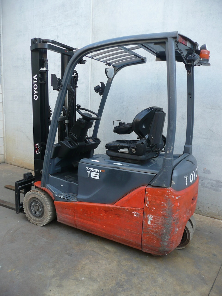 Toyota 8FBE16T - Carretilla elevadora eléctrica: foto 4 Toyota 8FBE16T - Carretilla elevadora eléctrica: foto 4