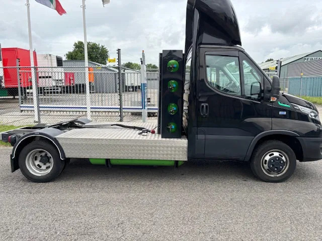 Iveco 35C14G Daily BE trekker 3.0 v.v. CNG gas - Cabeza tractora: foto 4 Iveco 35C14G Daily BE trekker 3.0 v.v. CNG gas - Cabeza tractora: foto 4