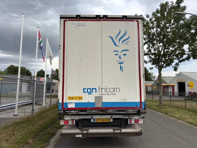 Krone SD curtainslider taillift standard chassis drum brakes - Semirremolque lona: foto 5 Krone SD curtainslider taillift standard chassis drum brakes - Semirremolque lona: foto 5