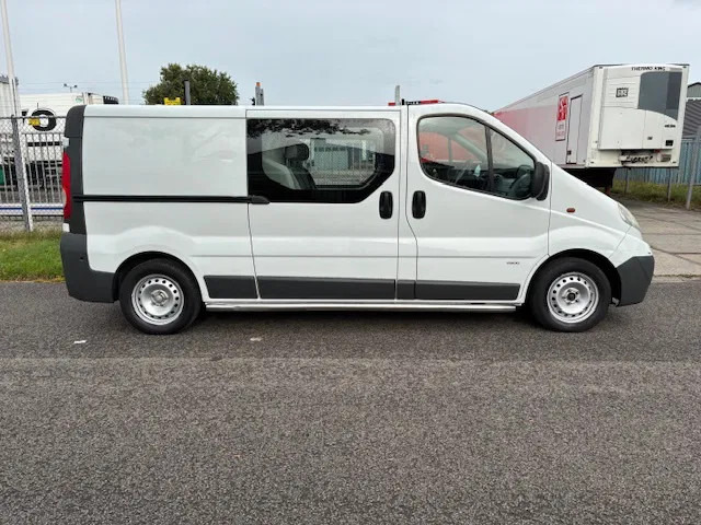Opel Vivaro 2 2.0Cdti /84kW-E4 crew cab L2H1 - Furgoneta pequeña, Furgoneta combi: foto 4 Opel Vivaro 2 2.0Cdti /84kW-E4 crew cab L2H1 - Furgoneta pequeña, Furgoneta combi: foto 4