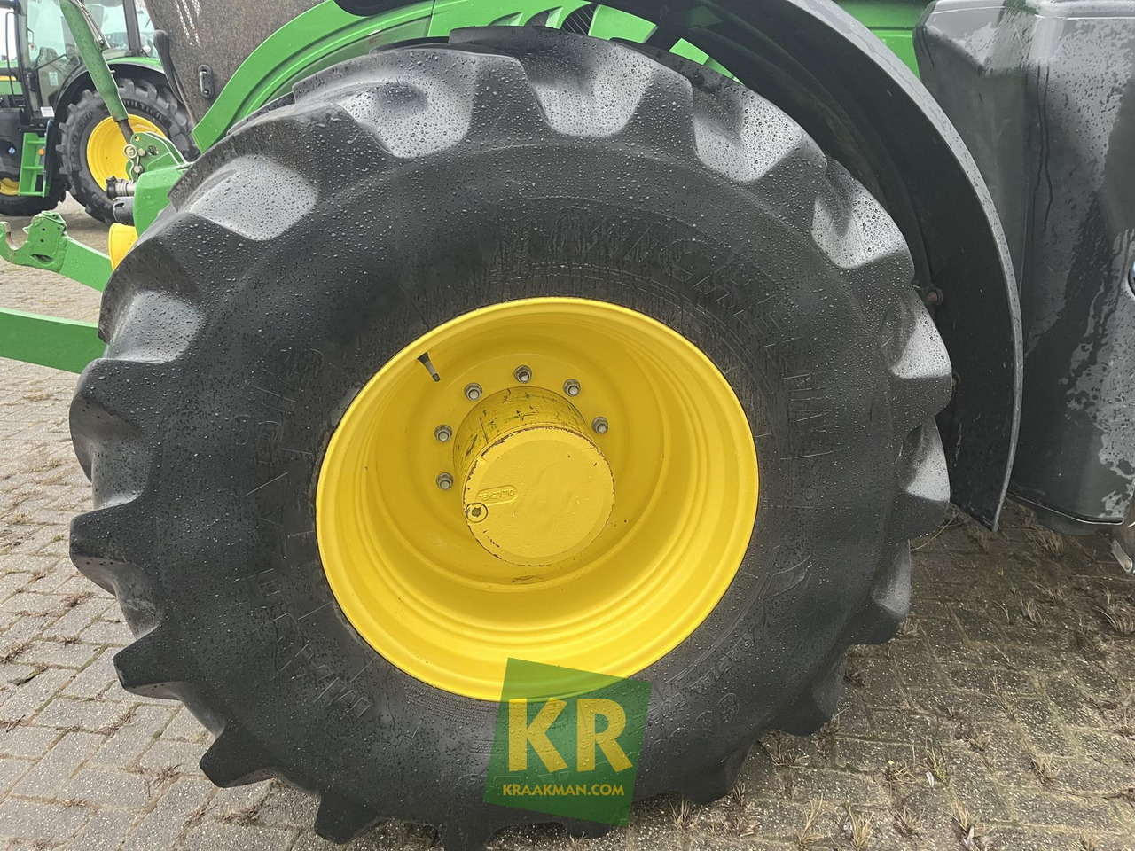 Tractor John Deere 6215R: foto 10