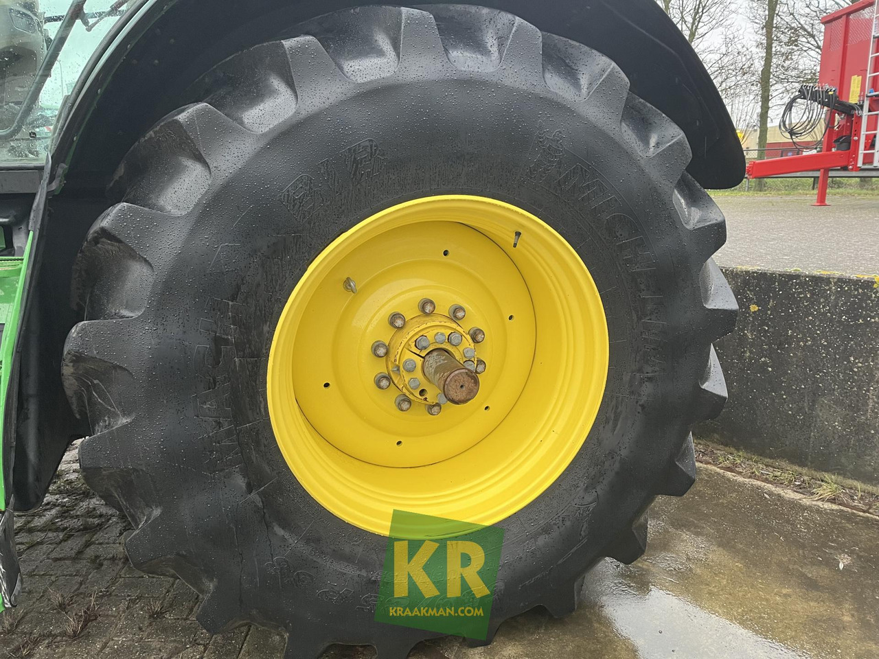 Tractor John Deere 6215R: foto 11