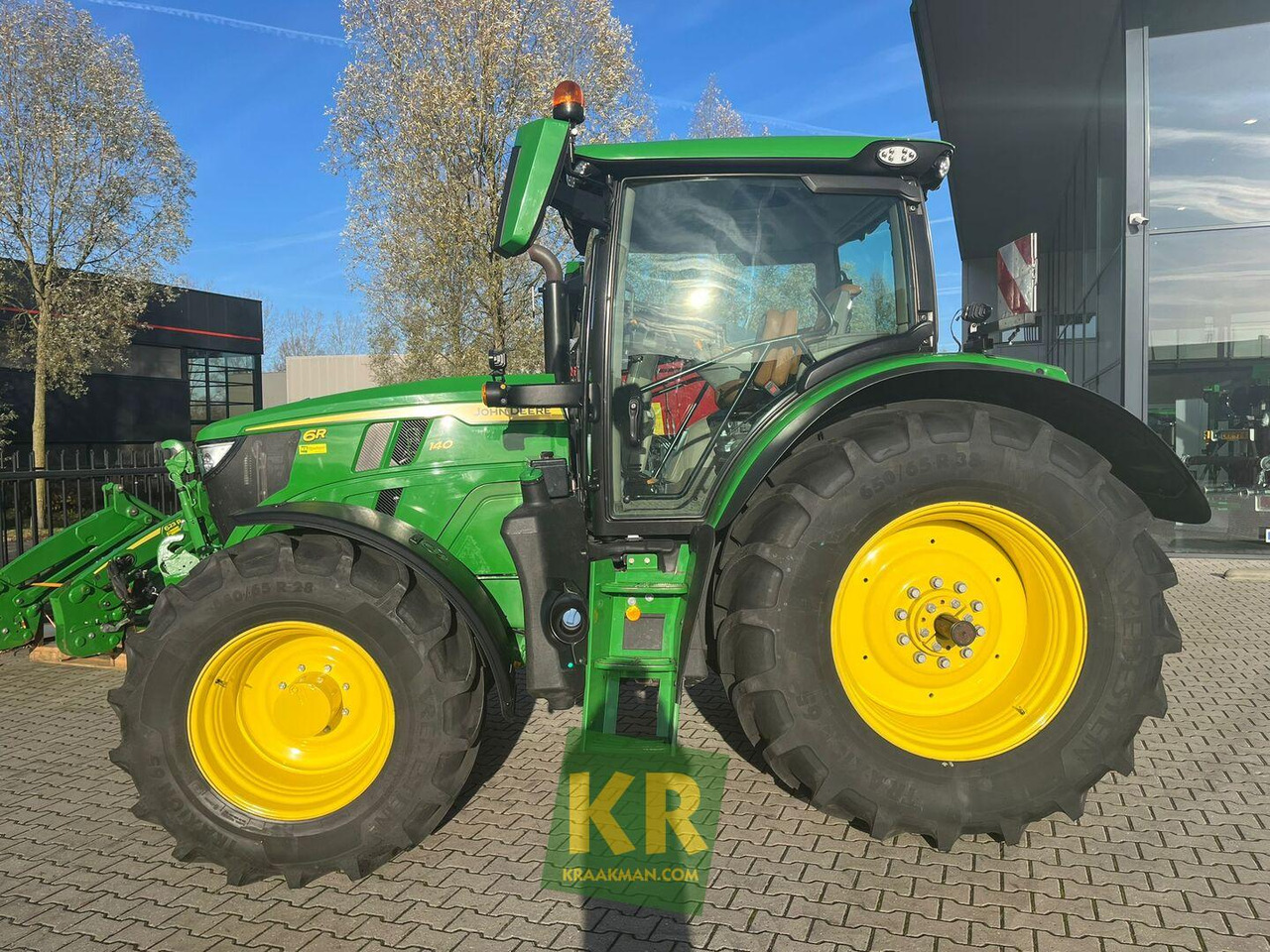 John Deere 6R 140 - Tractor: foto 2 John Deere 6R 140 - Tractor: foto 2