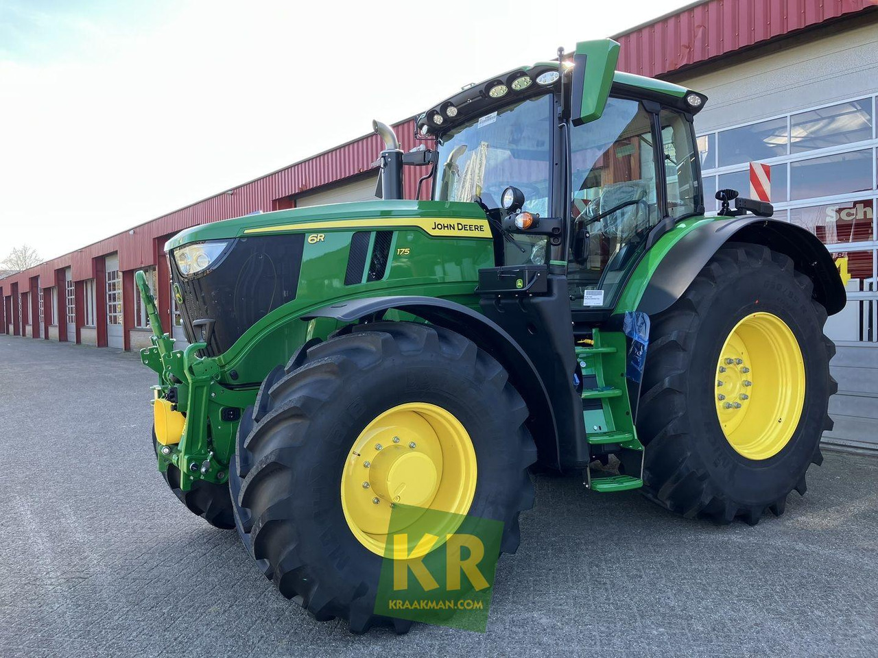 John Deere 6R 175 - Tractor: foto 1 John Deere 6R 175 - Tractor: foto 1