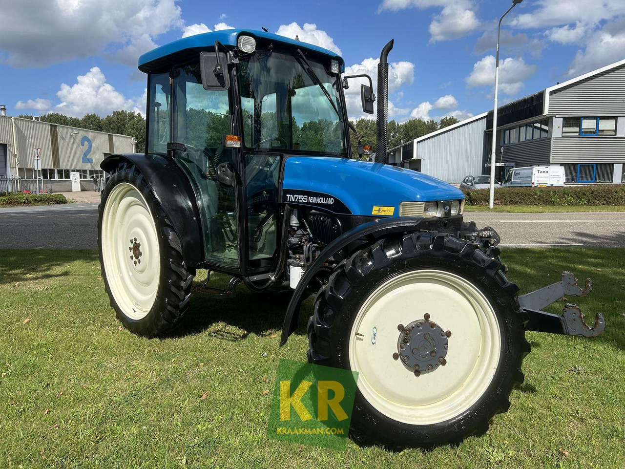 New Holland TN75S - Tractor: foto 1 New Holland TN75S - Tractor: foto 1