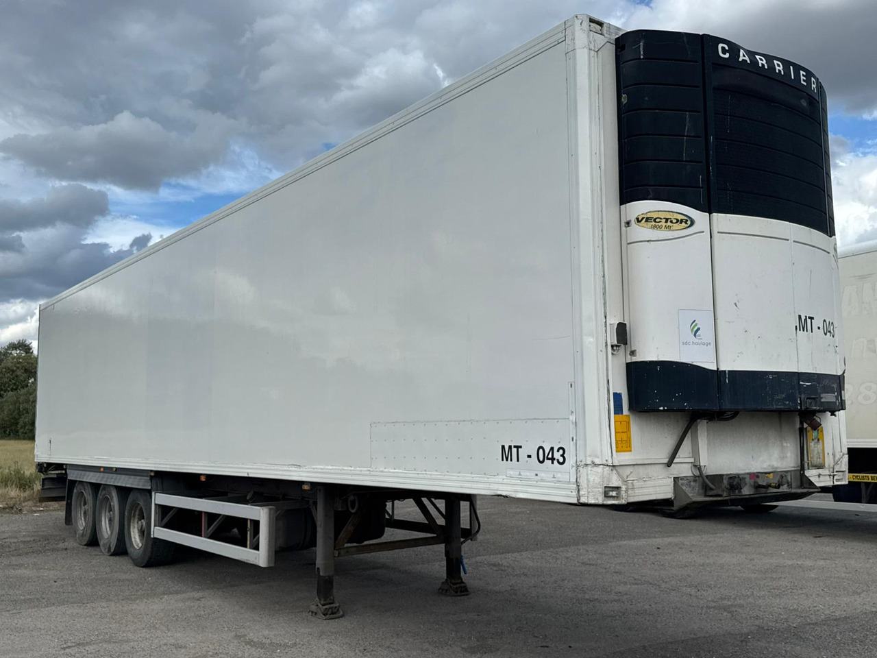 Gray and Adams 2005 Vector 1800 MT – MT-043 - Semirremolque frigorífico: foto 1 Gray and Adams 2005 Vector 1800 MT – MT-043 - Semirremolque frigorífico: foto 1