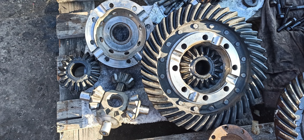 MERCEDES-BENZ 1013 1017 1213 1217 1417 1422 1722 4x4 Front Axle - Eje y piezas para Camión: foto 2 MERCEDES-BENZ 1013 1017 1213 1217 1417 1422 1722 4x4 Front Axle - Eje y piezas para Camión: foto 2
