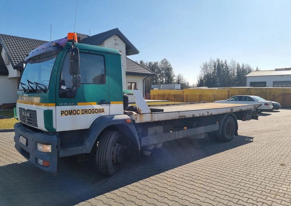 MAN LE 15 220 - Grua de remolque autos: foto 1 MAN LE 15 220 - Grua de remolque autos: foto 1