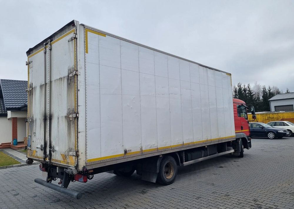 MAN TGL 12 220 - Camión caja cerrada: foto 3 MAN TGL 12 220 - Camión caja cerrada: foto 3