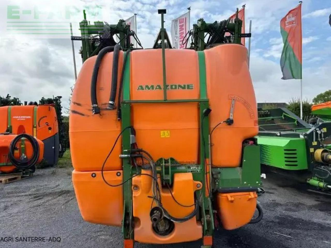 Amazone uf twin 2801 - Pulverizador arrastrado: foto 2 Amazone uf twin 2801 - Pulverizador arrastrado: foto 2