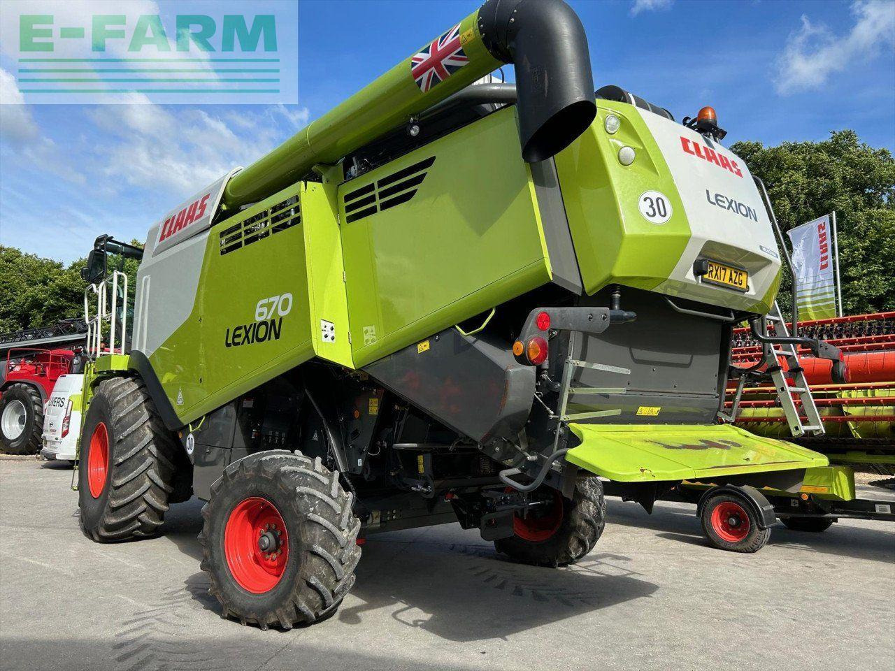 CLAAS LEXION 670 M T4F - Cosechadora de granos: foto 4 CLAAS LEXION 670 M T4F - Cosechadora de granos: foto 4
