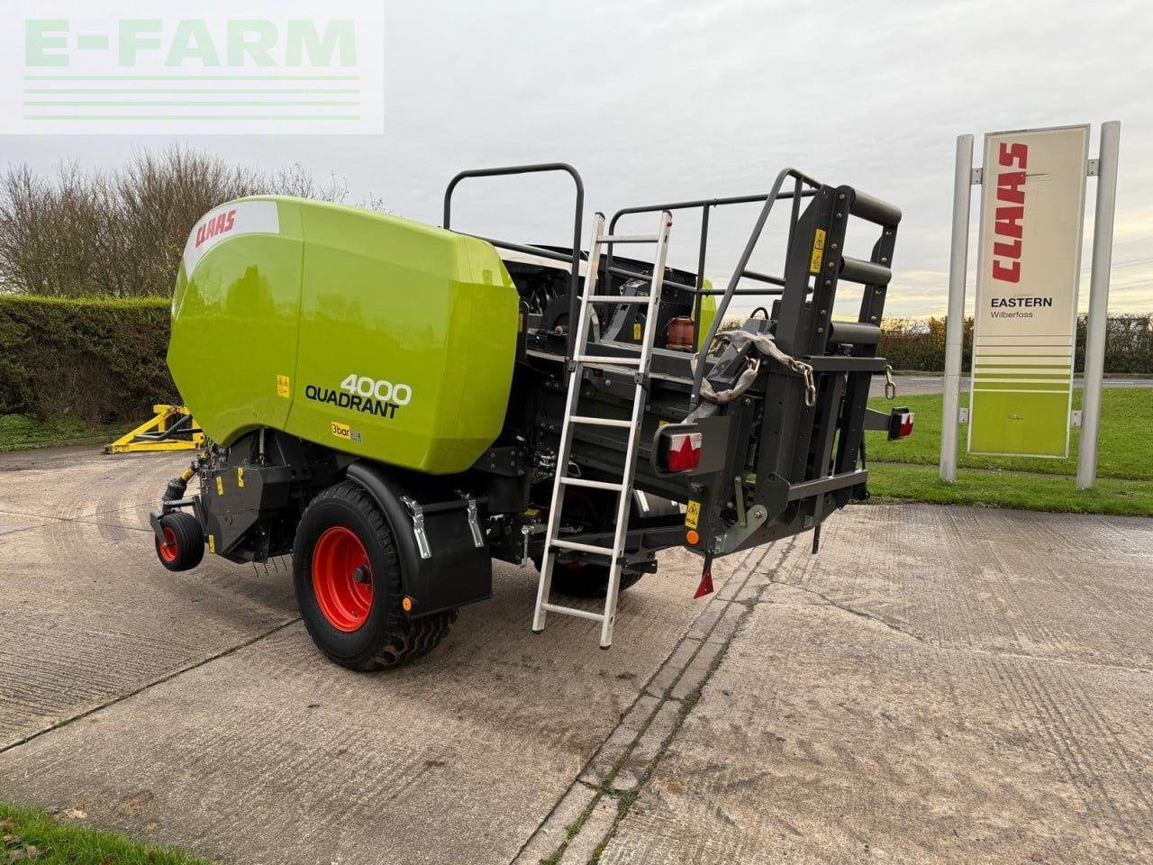CLAAS QUADRANT 4000 - Empacadora de pacas cuadradas: foto 4 CLAAS QUADRANT 4000 - Empacadora de pacas cuadradas: foto 4