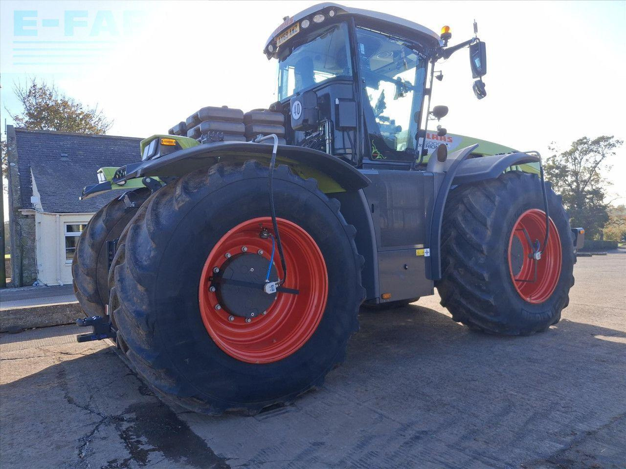 CLAAS XERION 5000 - Tractor: foto 4 CLAAS XERION 5000 - Tractor: foto 4