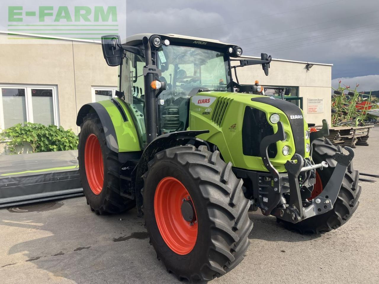 CLAAS arion 430 stage v - Tractor: foto 1 CLAAS arion 430 stage v - Tractor: foto 1