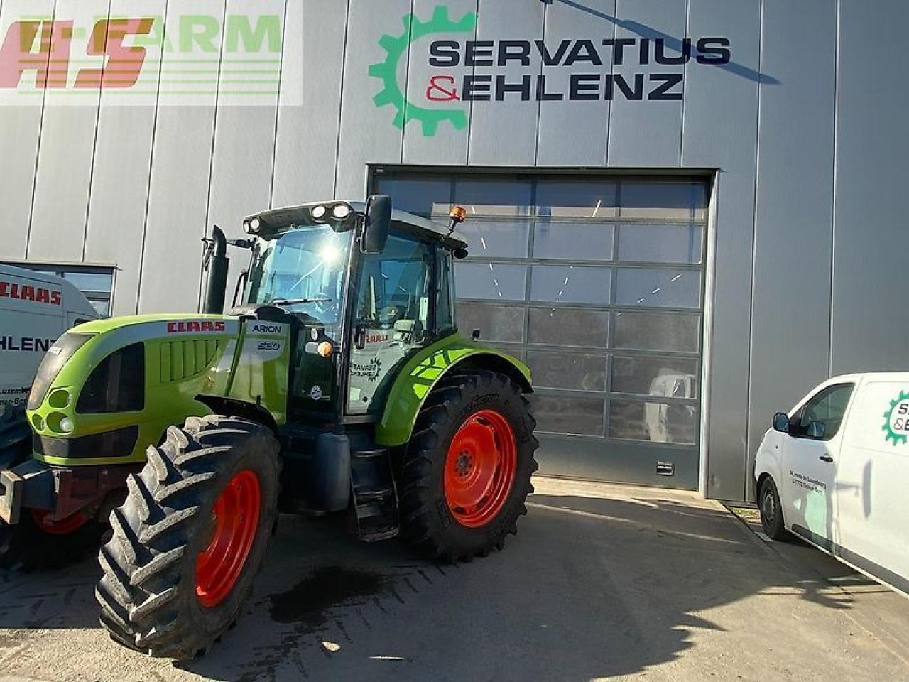 CLAAS arion 520 - Tractor: foto 1 CLAAS arion 520 - Tractor: foto 1