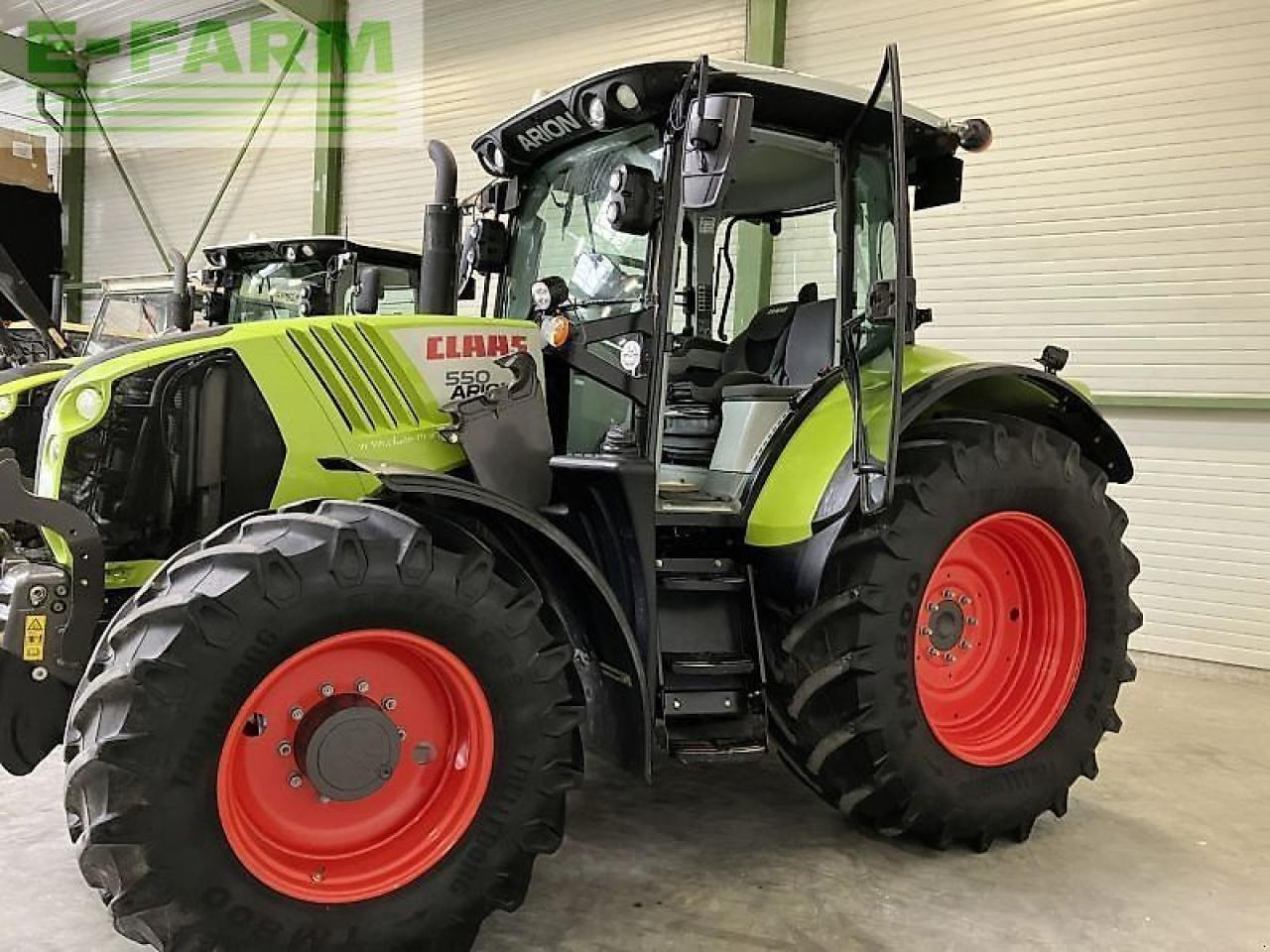 CLAAS arion 550 cmatic rtk CMATIC - Tractor: foto 5 CLAAS arion 550 cmatic rtk CMATIC - Tractor: foto 5