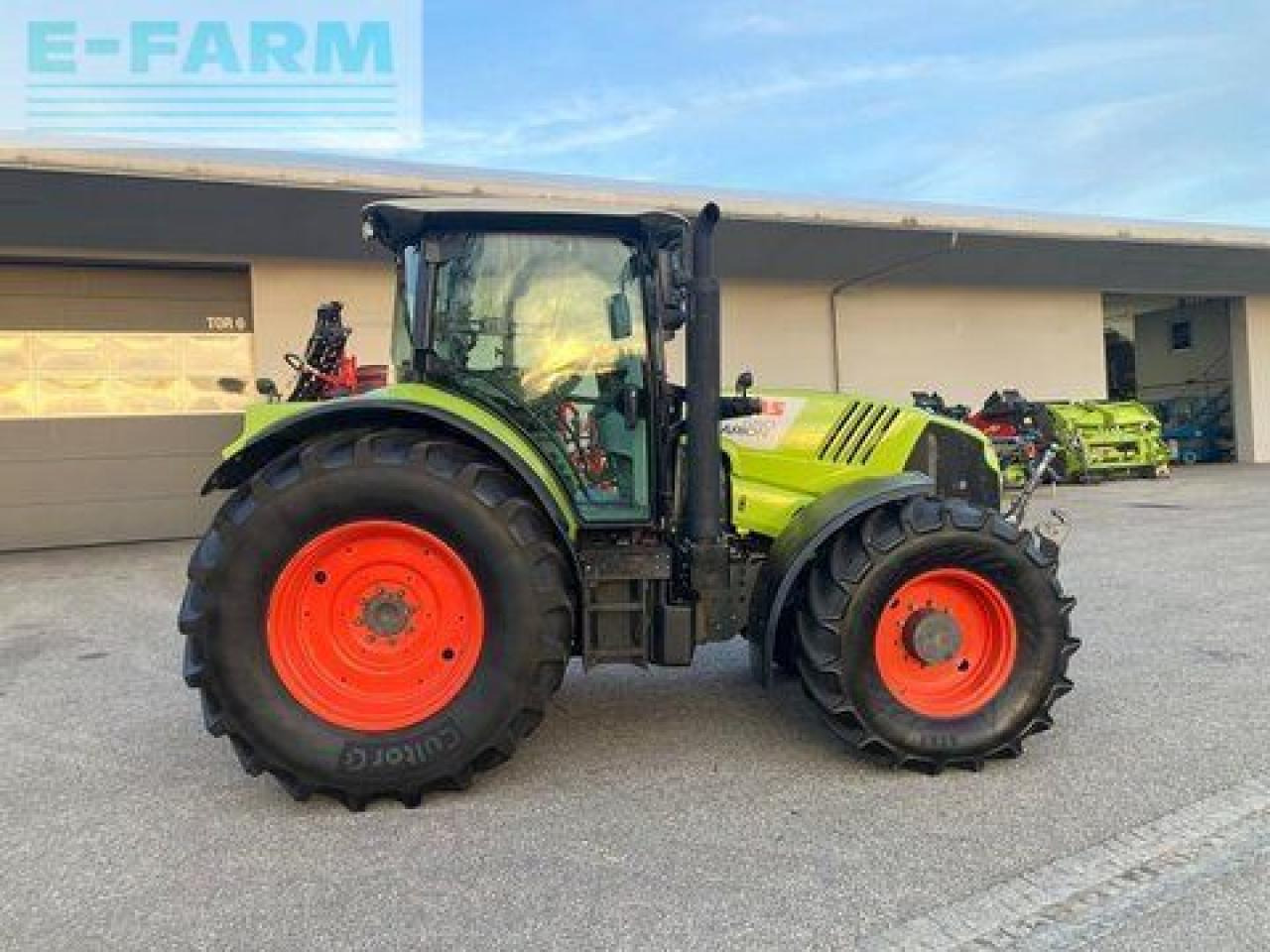 CLAAS arion 650 c-matic CMATIC CIS - Tractor: foto 2 CLAAS arion 650 c-matic CMATIC CIS - Tractor: foto 2