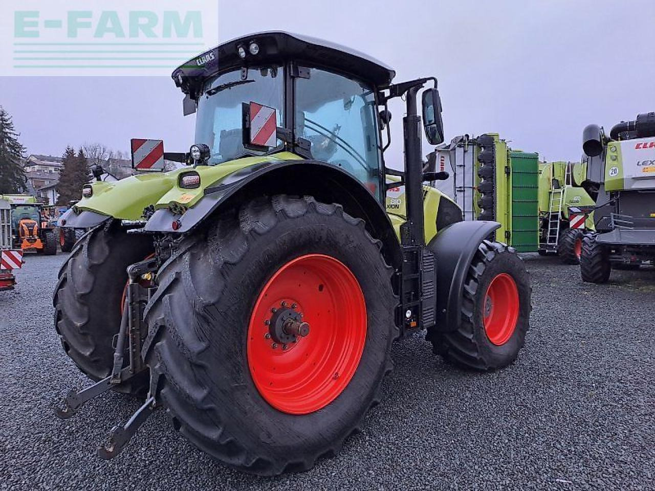 CLAAS axion 810 c-matic CMATIC - Tractor: foto 2 CLAAS axion 810 c-matic CMATIC - Tractor: foto 2