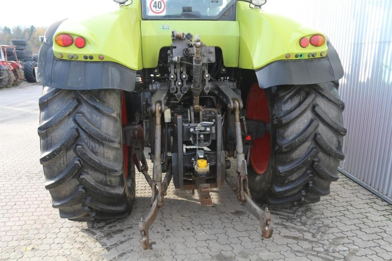 CLAAS axion 820 - Tractor: foto 4 CLAAS axion 820 - Tractor: foto 4